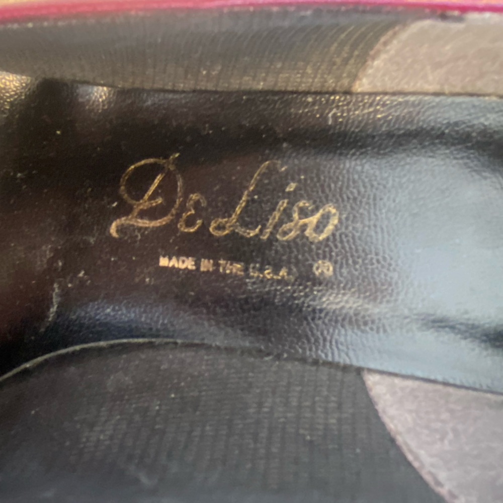 DeLiso Women's Burgundy Heels 7 Preloved - Picture 2 of 9